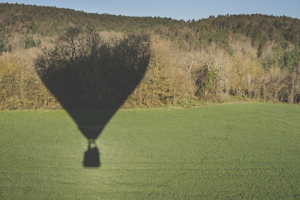 Photos vol montgolfière Haute-Garonne - ombre montgolfière sur forêt - Photographe Toulouse