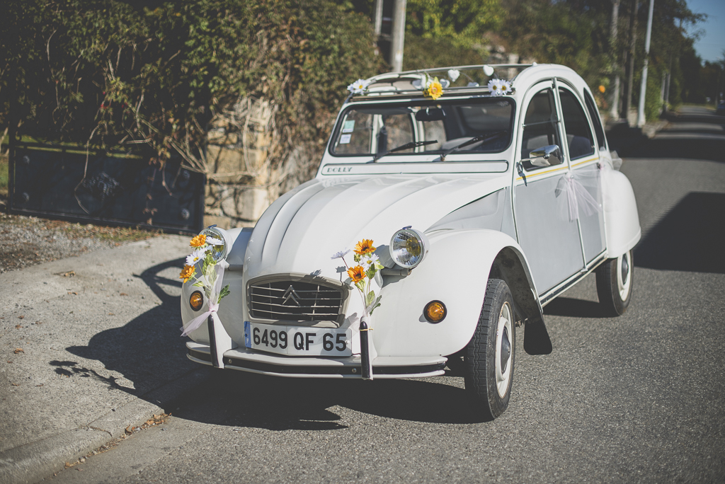 Reportage mariage automne Saint-Gaudens - décoration voiture - Photographe Saint-Gaudens