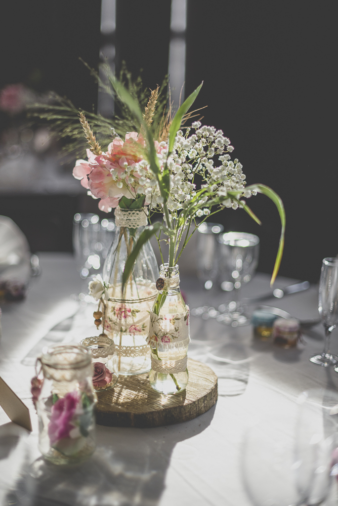 Reportage mariage automne Saint-Gaudens - décoration florale table - Photographe Saint-Gaudens