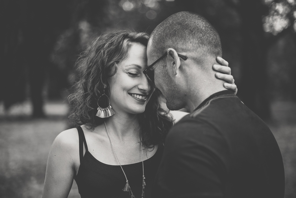 Séance photo grossesse - portrait de futurs parents - Photographe Haute-Garonne