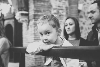 Baptism in Mondavezan - Portrait of little girl - Family Photographer